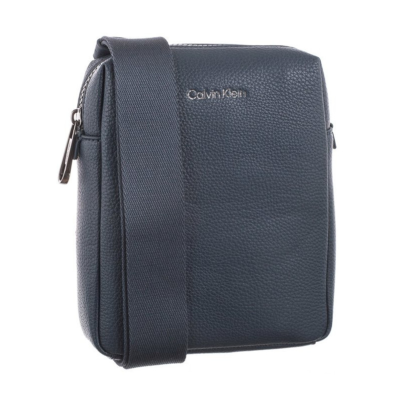 Calvin Klein CK Must Reporter S CK Navy K50K508695 BA7 (CK257-a) käekott