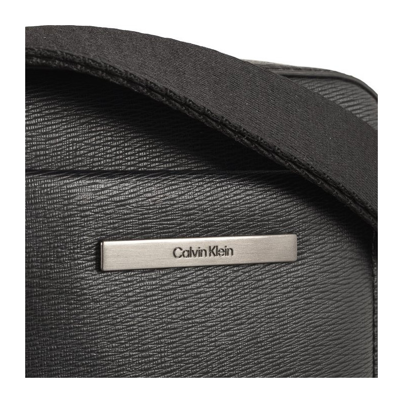 Calvin Klein Modern Metal Reporter S Black K50K510544 BAX (CK290-a) käekott