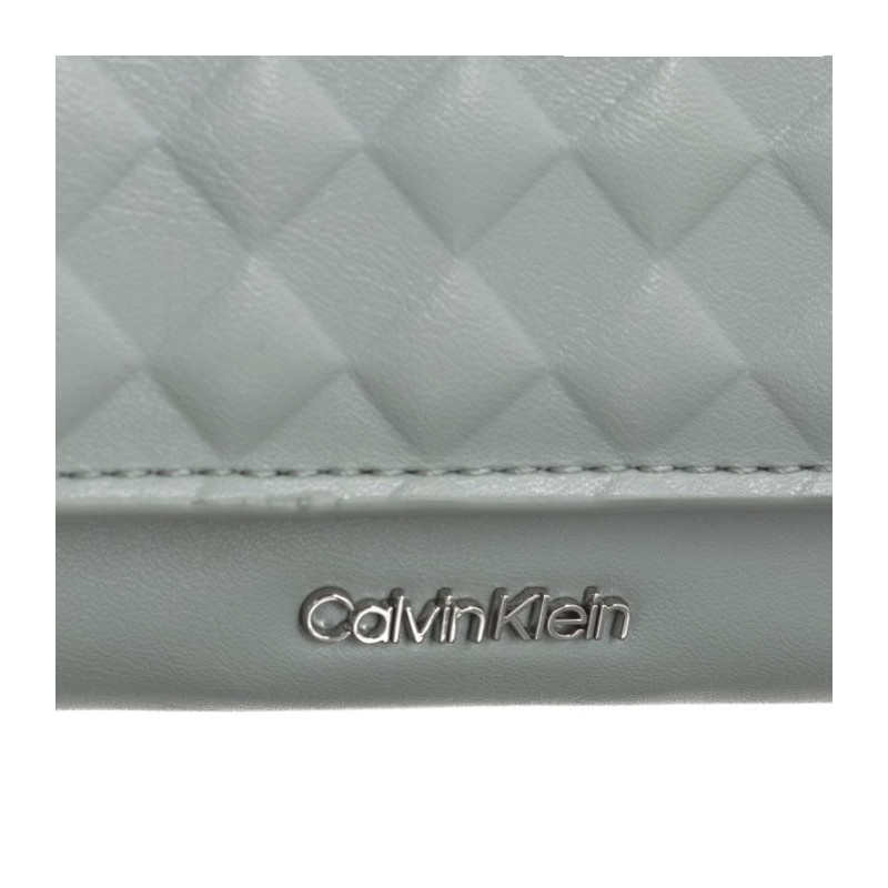 Calvin Klein Calvin Mini Quilt Small Trifold Pigeon K60K611896 PEB (CK472-a) käekott