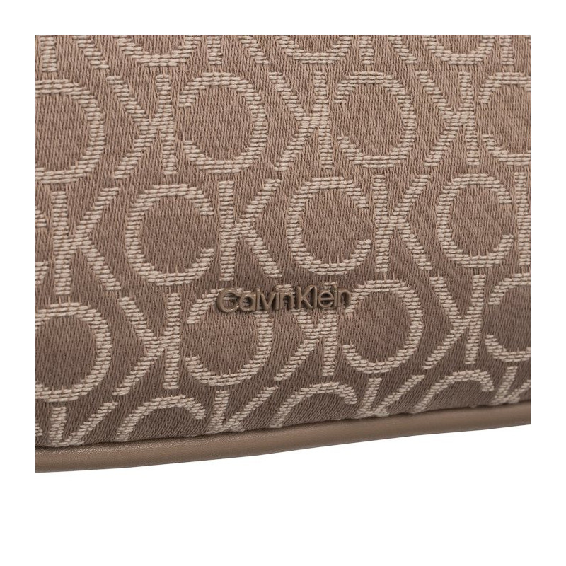 Calvin Klein CK Refine Shoulder Bag-JCQ Chanterelle Mono Jacquard K60K612333 0HE (CK525-a) käekott