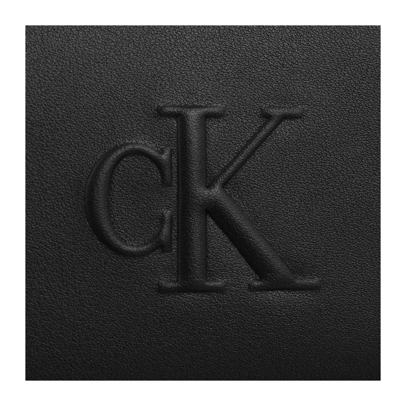 Calvin Klein Sculpted Zip Around Deboss Black K60K612743 BEH (CK539-a) käekott