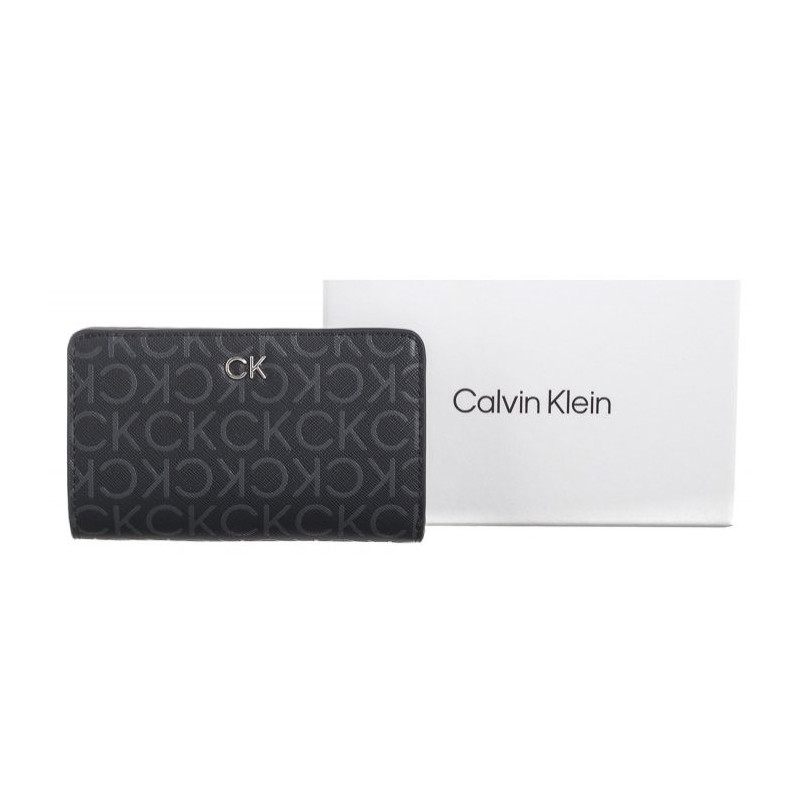 Calvin Klein CK Daily MD Bifold Mono Black Monogram Pu K60K612683 0GM (CK535-a) käekott