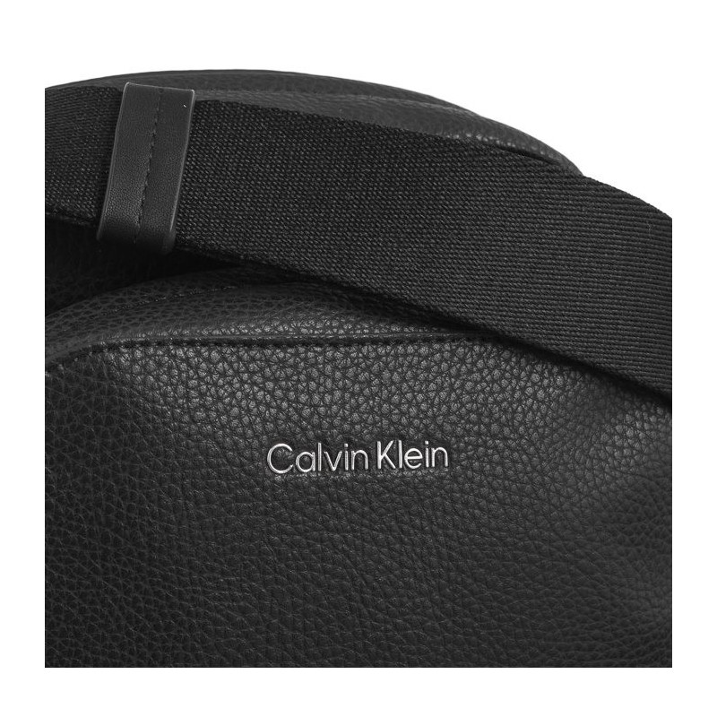 Calvin Klein CK Must Reporter S W/PCKT CK Black Pebble K50K512204 BEH (CK546-a) käekott