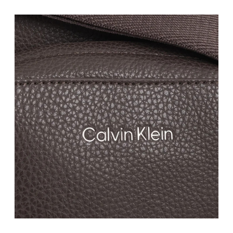 Calvin Klein CK Must Reporter S W/PCKT Java Brown Pebble K50K512204 BAR (CK546-b) käekott